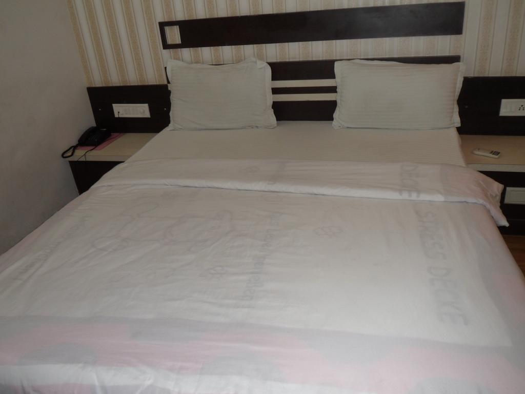 Hotel Avion Inn Ahmadábád Pokoj fotografie